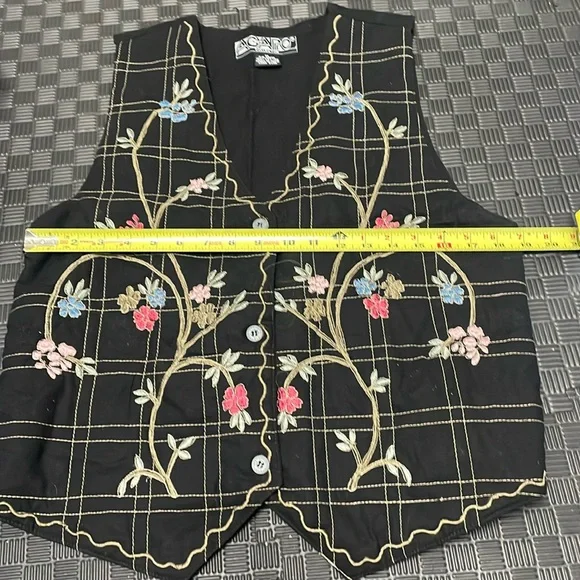 vintage black embroidered vest size medium - Picture 4 of 7